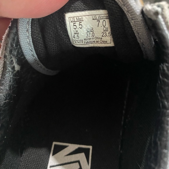 Gray and brown vans - Picture 9 of 9